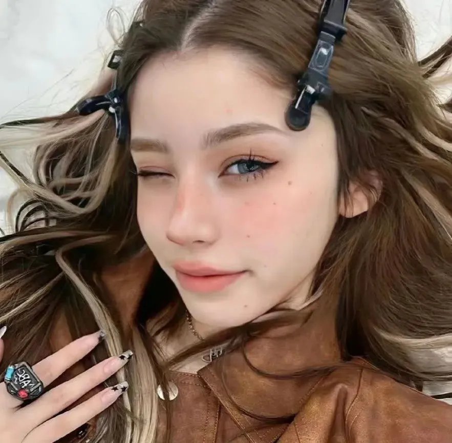 丑小鸭天鹅