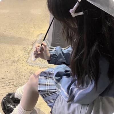 踮起脚尖靠近你